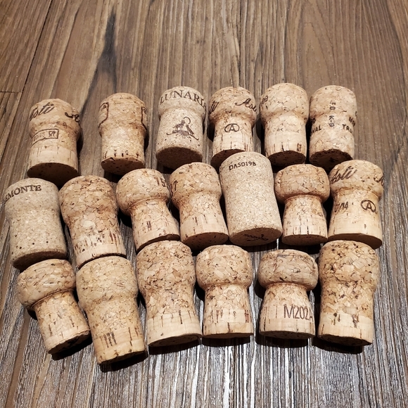 20 Champagne Corks Upcycle Projects Arts Crafts Decor Wedding Accents Assorted - Picture 2 of 2